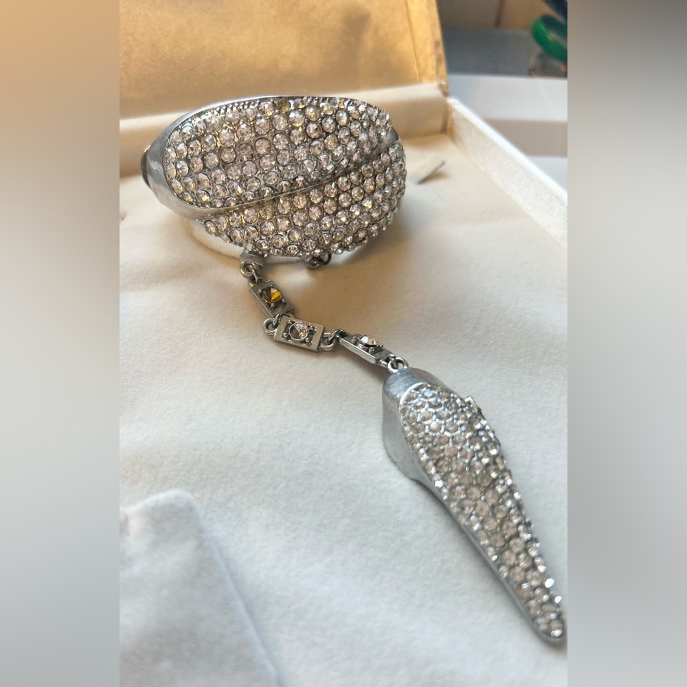 Vintage Hand Chain Rhinestone Bracelet and Ring Statement Silver Glam Jewelry - Picture 4 of 14